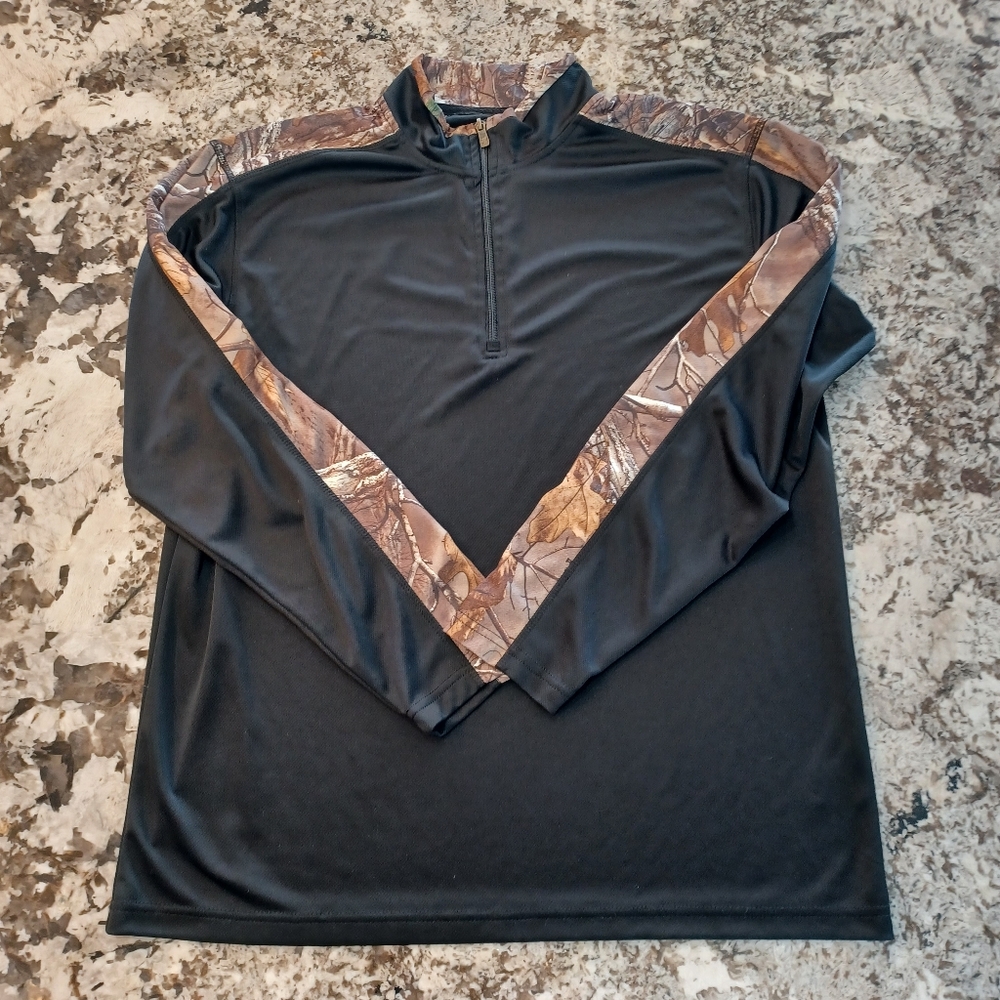 Mens black and Camo 1/4 Zip Jacket large